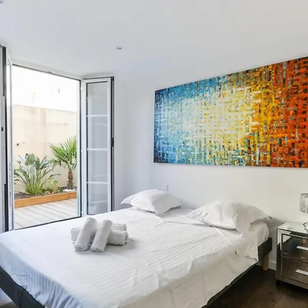 Charming Flat With Ac And Terrace Close To Center - Welkeys Διαμέρισμα *