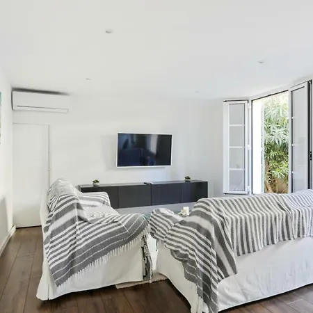 Charming Flat With Ac And Terrace Close To Center - Welkeys Διαμέρισμα